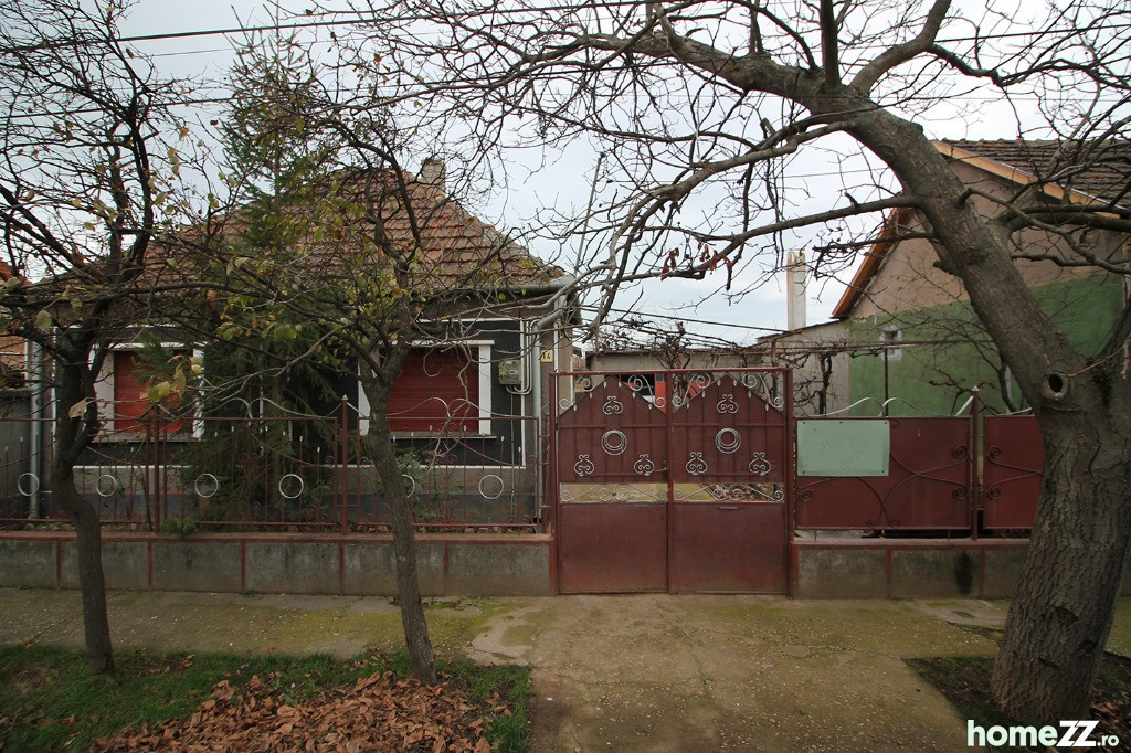 Casa particulara - Episcopia Bihor. - Str. Ghiurghiului