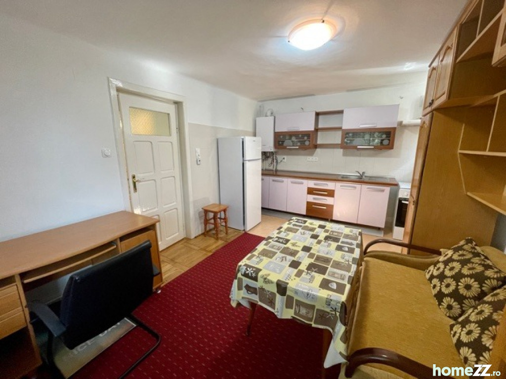 Apartament 1 cameră, Cornisa