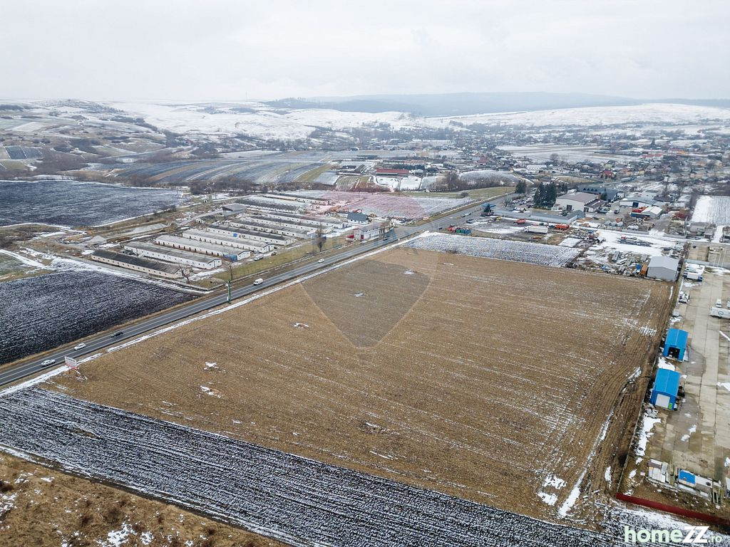 Teren, 10000 m²