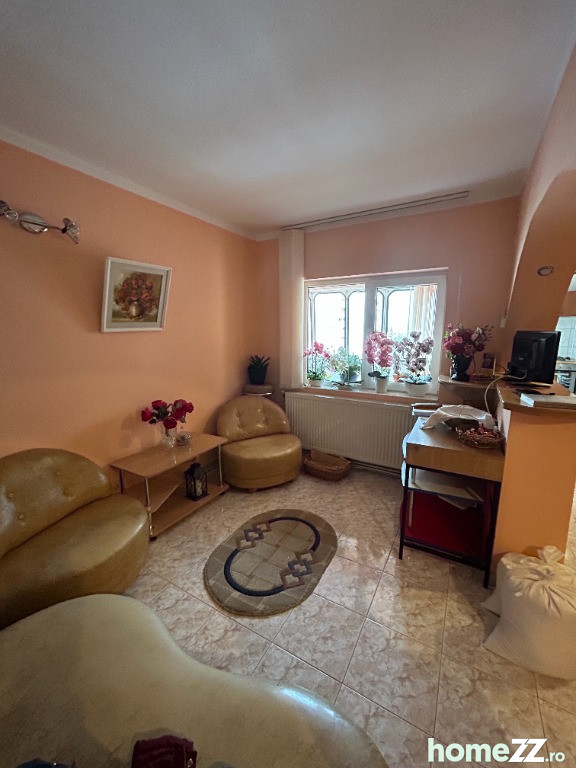 Apartament 4 camere, Central