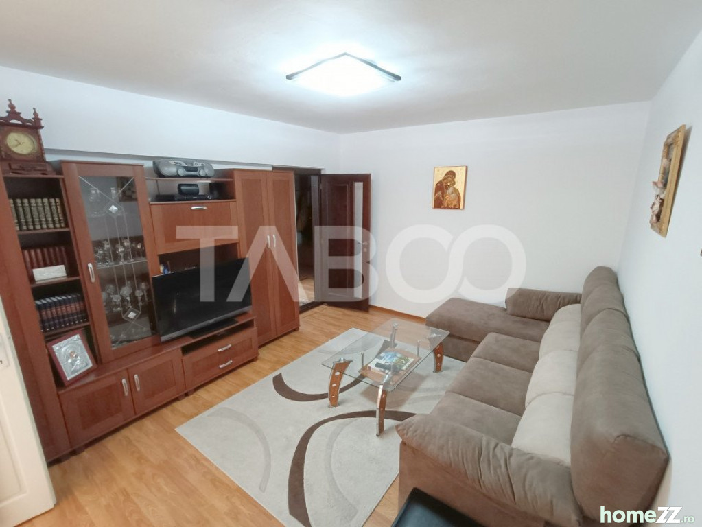 Apartament 4 camere, Central