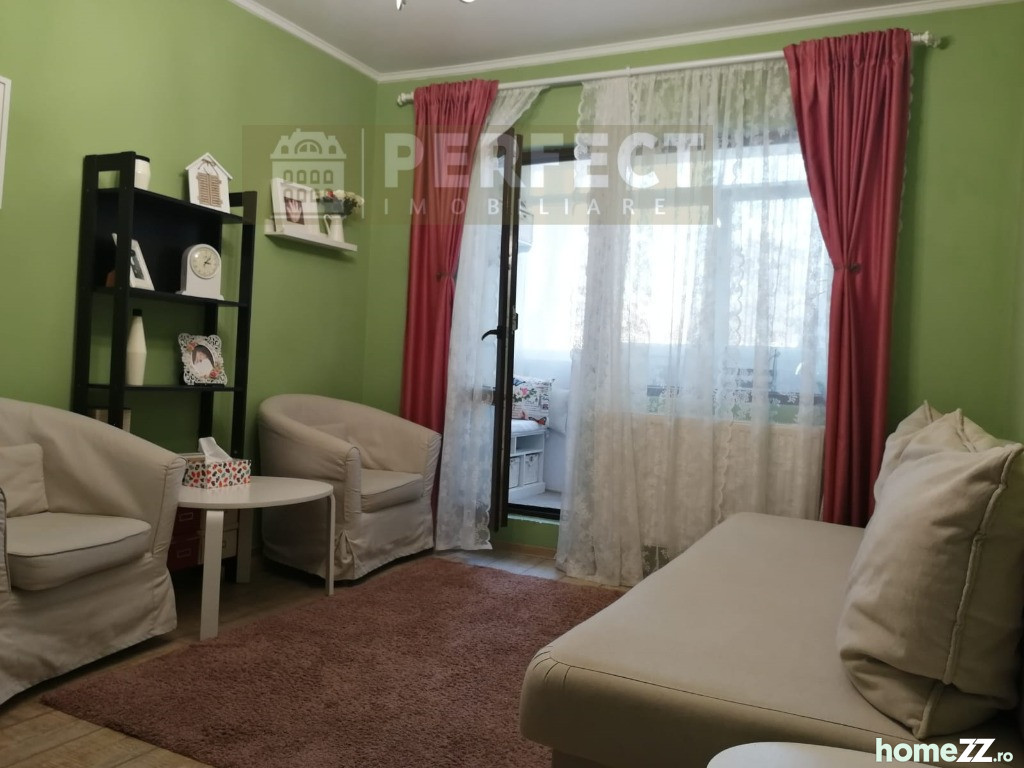 Apartament 3 camere, Vest