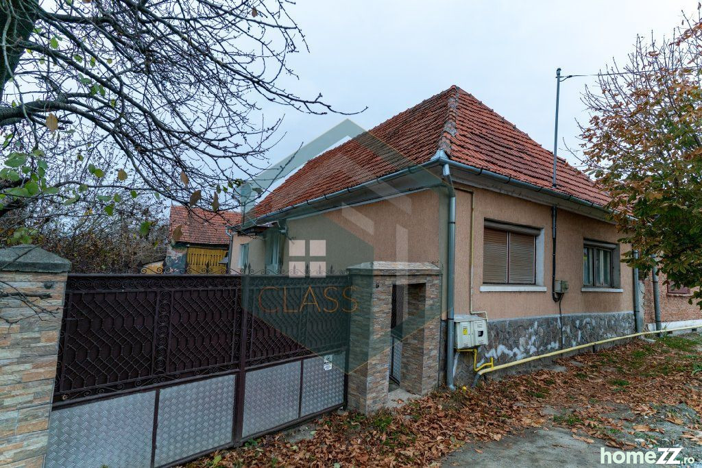 Casă - Vilă 4 camere, Central