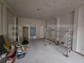 Apartament 4 camere, 115 mp, decomandat, zona Central