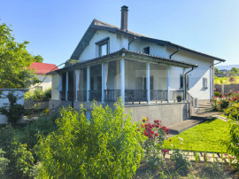 Casa 5 camere in Barnova, 150 mp utili si 1000 mp teren