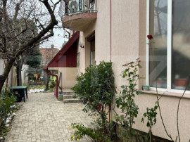 Casă spațioasă P+M, 6 camere, 236 mp, &icirc;n cartierul Titul