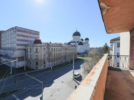 Proprietate rezervată Apartament cu 3 camere la Podgoria...