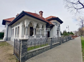 Vila Magnifica Tecuci - Splendoare Arhitecturală și Lux...