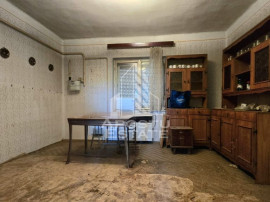 Casa cu 2 camere ,2337 mp in Battonya