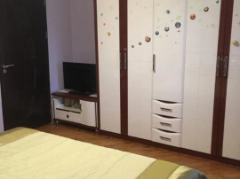 1 camera in zona Dambovita