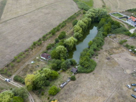 Teren de 7900 mp cu baltă de pescuit &icirc;n Frumușeni