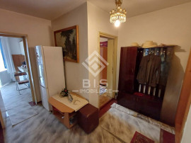 V&acirc;nzare apartament 3 camere, Decebal, s.u 65mp