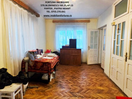 Casa tip duplex cu garaj,beci si crama,zona Carrefour-P.Neamt