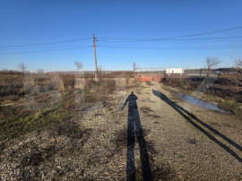 Teren 2.500 mp, front 23 ml, trifazic &ndash; Costești din Deal