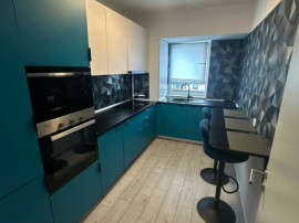 Apartament 3 camere, decomandat - zona Avantgarden