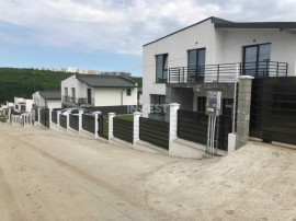 Casă individuală cu 4 camere Rediu Lac! Complex privat!