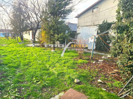 Teren intravilan su.926mp. cu Casa renovabila su.123mp.Centr