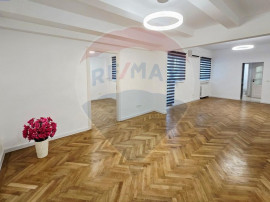 Apartament 4 camere de &icirc;nchiriat &ndash; Bd. Unirii / Str. V...