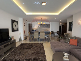 Apartament 4 camere - 126 mp - piscina - Pădurea Petrest...