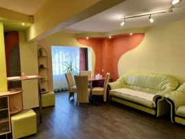 Apartament 4 camere, decomandat - zona Racadau