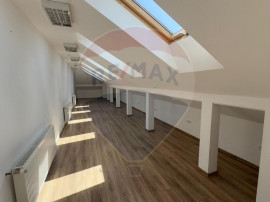 Spațiu de birouri de 40mp de &icirc;nchiriat &icirc;n zona Orasul ...