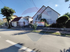 Casă / Vilă cu 8 camere de v&acirc;nzare &icirc;n zona Central