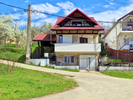 CASA LA VLADESTI - OAZA DE LINISTE APROAPE DE ORAS