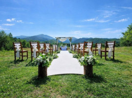 Resedinte montane,mobilate,echipate, jacuzzi,piscina,pretios