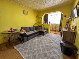 Apartament cu 3 camere de vanzare | Mobilat | Malu Rosu |...