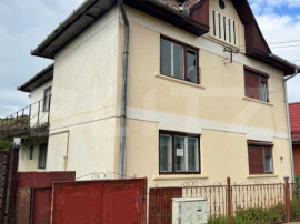 Casa spatioasa in Custelnic langa Tarnaveni! 10Ari teren!