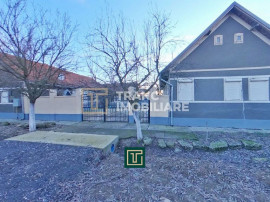 Casă cu 5 camere și teren de 1508 mp &icirc;n Cermei, jud. Arad