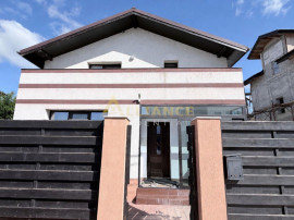 Casa Individuala - 4 camere - 2 bai - 258mp teren