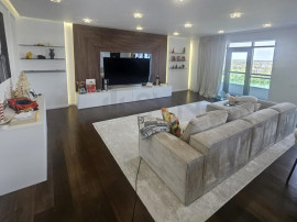 Penthouse Emerald l Vedere Lac l 2 Locuri de Parcare