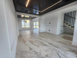 Casa cu 4 camere,2 bai, finalizata, MUTARE IMEDIATA, Valea A