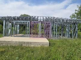 Casa pe structura metalica si teren de 757 mp de vanzare ...