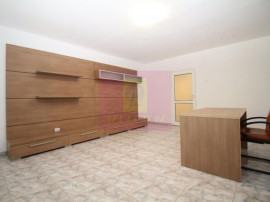 Apartament cu 3 camere de v&acirc;nzare Decebal adiacent