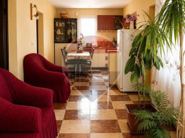 Casă spațioasă cu garaj - Mogoșoaia, foarte aproape d...