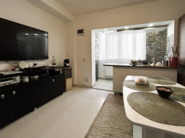Apartament la pret de garsoniera cu gradina de 35mp + parcar