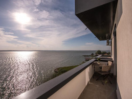 APARTAMENT 3 CAMERE MAMAIA CU VEDERE LA LAC