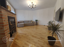 Apartament 2 camere frumos amenajat, loc de parcare, Piata M