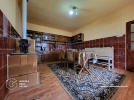Casa cu 2 corpuri de cladire, teren 1062 mp, comuna Zabrani