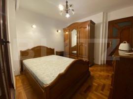 Apartament studențesc cu 4 camere, decomandat, 90mp, Str Au