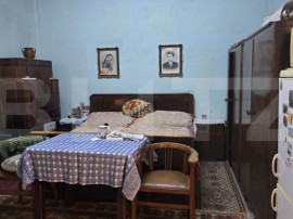 Casa de vanzare, 6 camere, 137 mp, teren 579 mp, zona semice