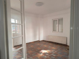 Lacul Tei, Vila, Spatioasa!