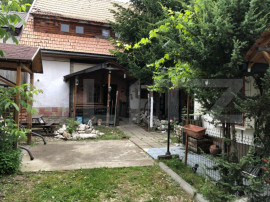 Proprietate cu 2 corpuri de clădire &ndash; ideală pentru pens