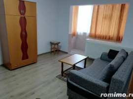 1 camera aproape de Iulius Town