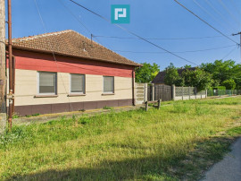 Casă 3 camere renovată cu potențial &icirc;n Ketegyhaza