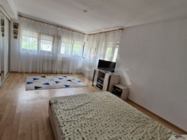 Vilă 7 camere Sălăjan, centrală, an 2020, 281 mp