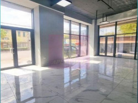 Vanzare spatiu comercial in zona Calea Vitan stradal, blo...