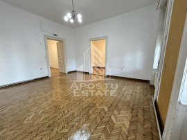 Spatiu 147 mp pentru birouri in spate la Catedrala